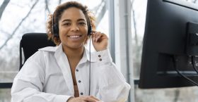 close-up-person-working-call-center (1)